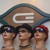 women_in_hats